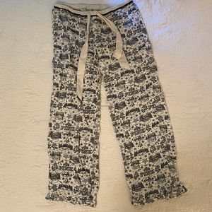 Victoria’s Secret PINK wintertime print PJs